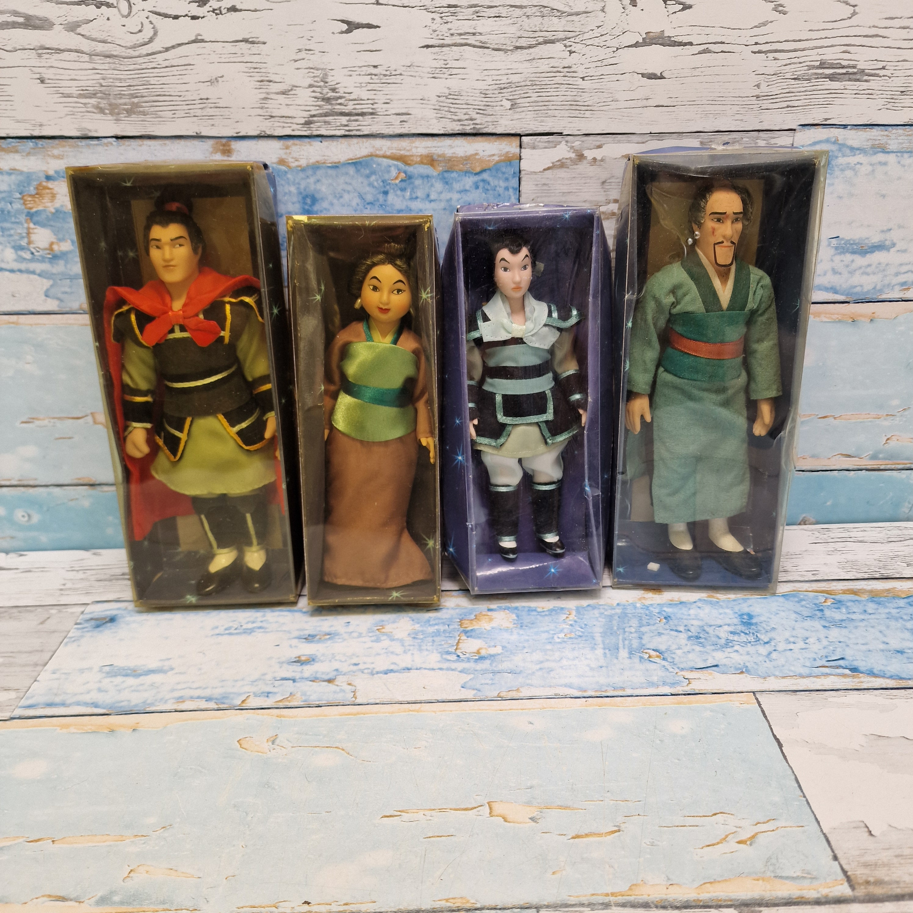 ディズニー ムーラン 磁器フィギュア アクションフィギュア