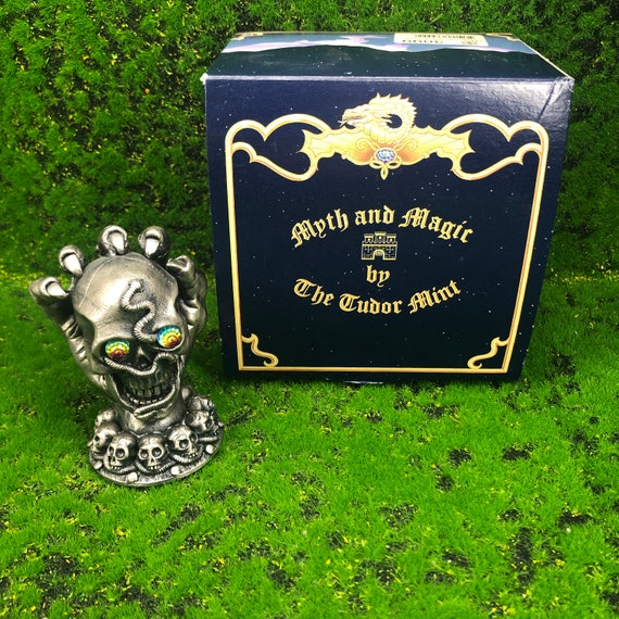 Myth and Magic Keeper of the Skulls 3099 Tudor Mint Pewter Skull