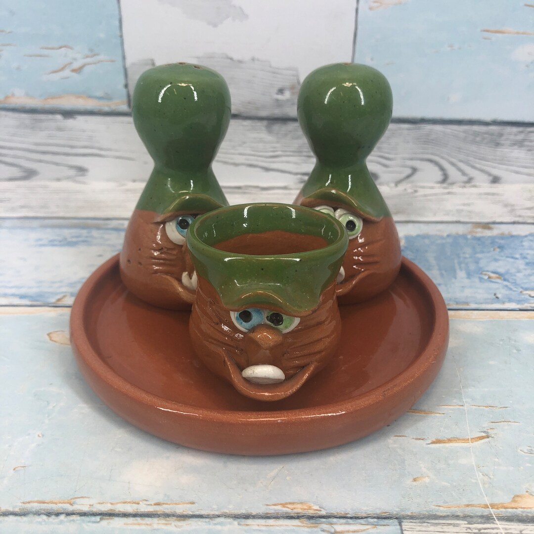 Expressions Funny Face Salt and Pepper Shakers Novelty Diner Pots