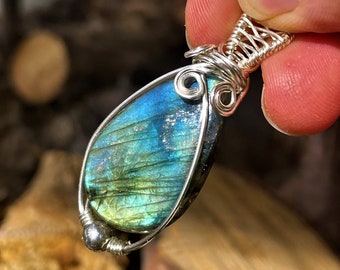 Labradorite Crystal Pendant, Wire Wrapped Crystal Pendant, Crystal Jewelry, Wire Wrapped Crystals, Labradorite Necklace, Crystal Pendants,