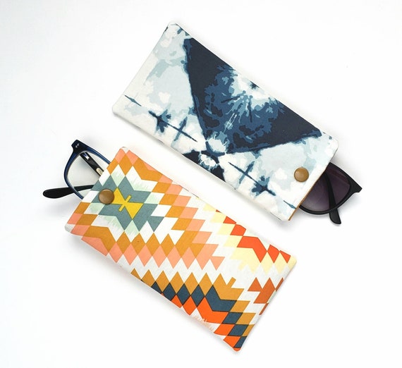 Glasses case, sunglasses case, reading glasses case, glasses pouch, sunglasses pouch, padded glasses case, blue shibori glasses case