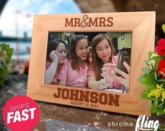 Personalized Mr & Mrs Engraved Picture Frame - Gift for Wife - Wedding Gift - Custom Frame- Customized Picture Frame -Engraved picture frame