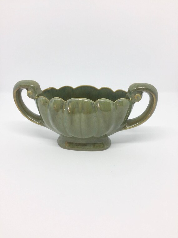 Vintage Wade Ceramic 2 Handle Miniature Scalloped Top Vase Etsy