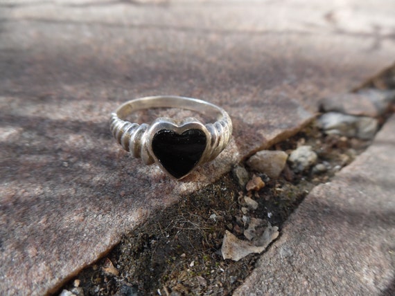 Black heart ring - image 1