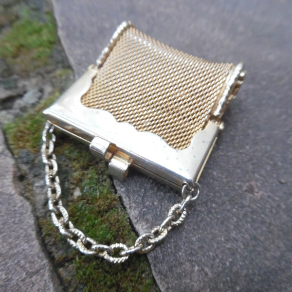 Chain link mini-purse