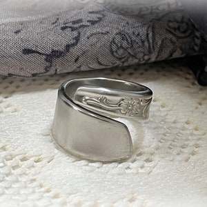 Mid Century Stainless Flower Spoon Ring, Floral Spoon Bypass Ring, MCM, Steel Band, Size 7