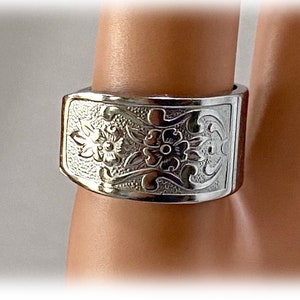 Mid Century Stainless Flower Spoon Ring, Floral Spoon Ring, MCM, Steel Band, Size 6