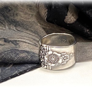 Frühling Charm Löffel Ring upcycled Silberplatte Löffel Ring, um 1950, Floral, Wähle deine Größe