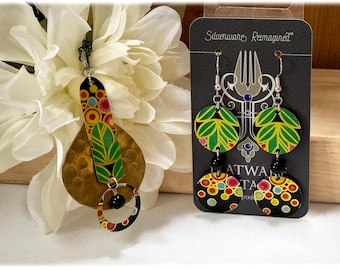 Pendientes florales de hojalata, joyas ligeras y recicladas