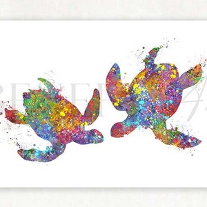 Puede incluir: Una pintura de acuarela de dos tortugas marinas nadando en un estilo abstracto y colorido. Las tortugas est&aacute;n delineadas en negro y llenas de colores vibrantes, incluyendo azul, verde, amarillo, naranja y morado. El fondo es blanco.