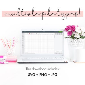 K&ouml;nnte beinhalten: Ein Laptop mit einem Designprogramm, das auf dem Bildschirm ge&ouml;ffnet ist. Der Text "multiple file types!" wird in Pink &uuml;ber dem Laptop angezeigt. Der Download beinhaltet SVG-, PNG- und JPG-Dateien.