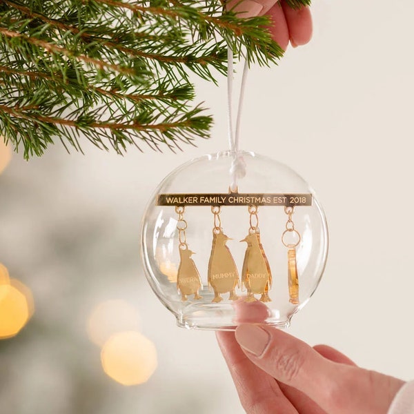 Dôme en verre familial Penguin personnalisé Bauble, décoration de Noël préférée, Noël en or, Noël en argent, décor de Noël intemporel