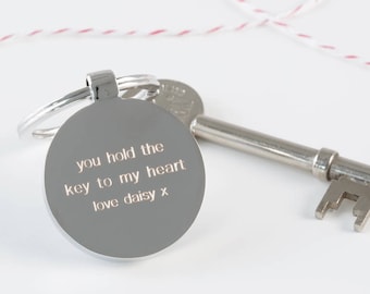 Personalisierter gravierter Schlüssel zu meinem Herz-Schlüsselring, Valentinstag-Schlüsselring, Valentinstag-Geschenke, Sie halten den Schlüssel zu meinem Herz-Schlüsselring
