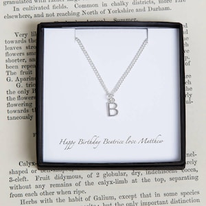 Collar de encanto inicial personalizado