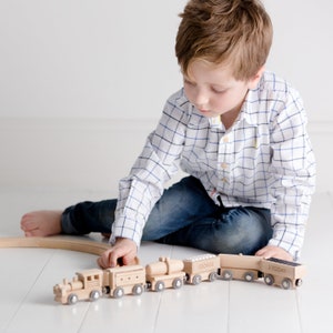 Personalised Wooden Train Set Toy, Personalised Magnetic Wooden Toy, Traditional Wooden Toy Train Set, Keepsake New Baby Boy Birthday Gift 画像 10