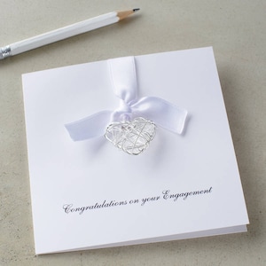 Personalisierte Verlobungsdraht-Herzkarte, Glückwünsche-Herzanhänger-Andenken, maßgeschneiderte verlobte Geschenkkarte, Glückwunschkarte für Paare zu heiraten
