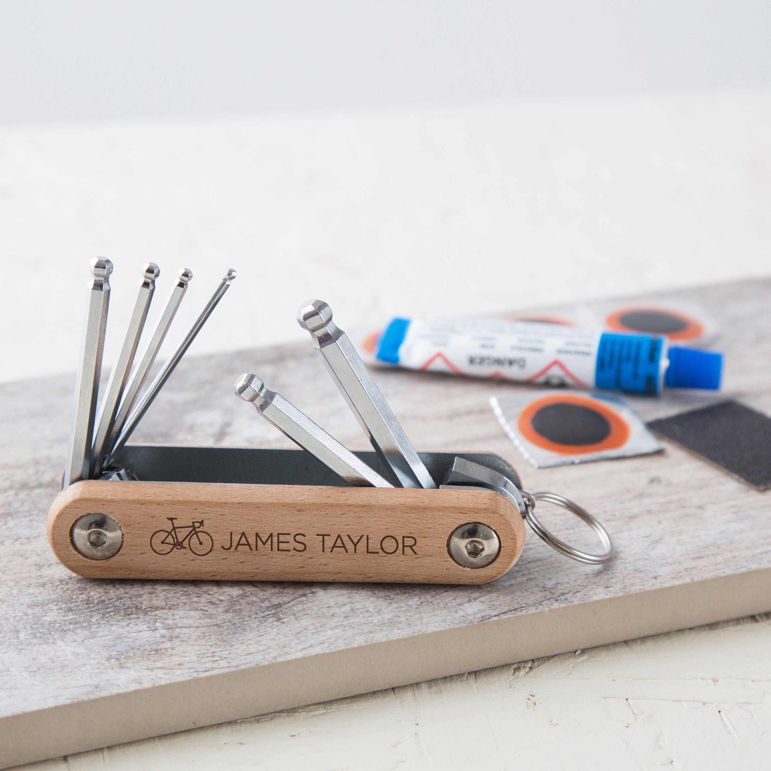 Trousse à outils personnalisée en bois de clés Allen de vélo, cadeau vélo personnalisé, clés Allen de vélo, trousse d'outils de réparation de vélo, coffret cadeau pour papa