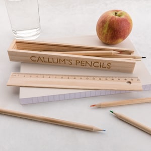 Boîte à crayons en bois personnalisée, cadeaux de retour à l'école, cadeaux d'école pour les garçons, cadeaux de retour à l'école pour les filles, jouet écologique en bois traditionnel
