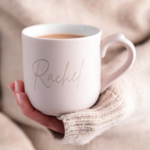 Personalisierte gravierte Tasse für sie, gravierte Keramiktasse für sie, Ostergeschenke, benutzerdefinierte Frühlingsgeschenke, Lieblingsbecher ForHer