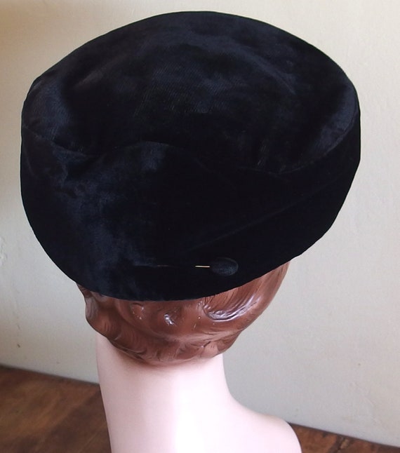 Vintage Black Velvet Beret Driver Cap Hat Fascina… - image 2