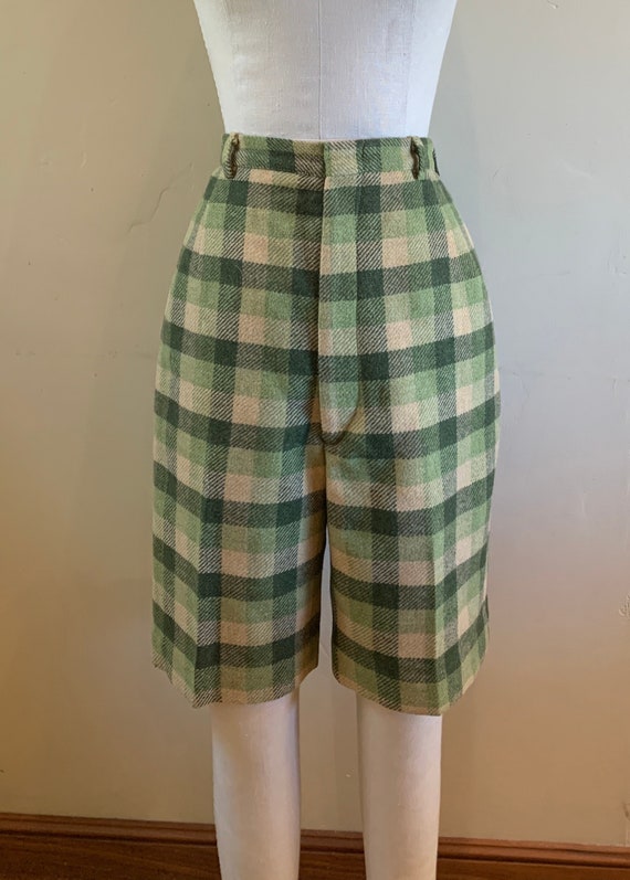 1950s High Waisted Plaid Wool Villager Bermuda Sho