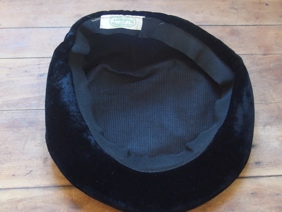 Vintage Black Velvet Beret Driver Cap Hat Fascina… - image 3