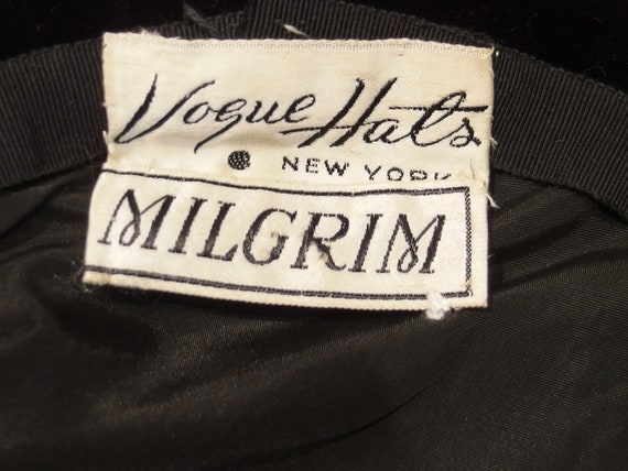 Vintage black velvet 1950s cap hat fascinator Vog… - image 4