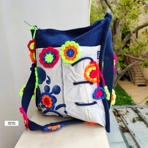 Bestickte Blumen Canvas Crossbody Bag, Blau Boho Fila Schulter Geldbörse Bild 4