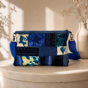 Axelväska i patchwork-denim, minijeans axelväska, bohemisk festivalväska med paljetter