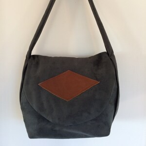 Versatile handcrafted shoulder bag, everyday bag, shoulder handbag