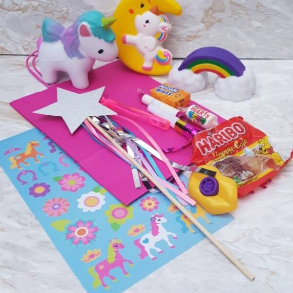 Mädchen Vorgefüllte Partytaschen- Leckerli. Kinder bereit gemacht Einhorn Party Taschen. Geeignet für Alter 5-10 Jahre. 8-teilige Partytasche für ältere Mädchen