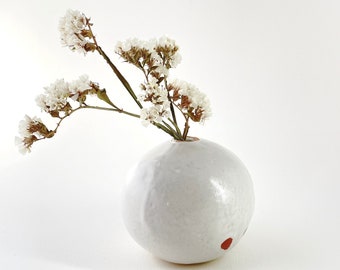 White Vase, Orb Vase