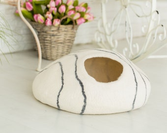Cat bed  Pet bed Cat cave Gift for pet Pet bedding Felted cat bed Cat cocoon Cat house Pet house Cat lover gift Pet furniture Christmas gift