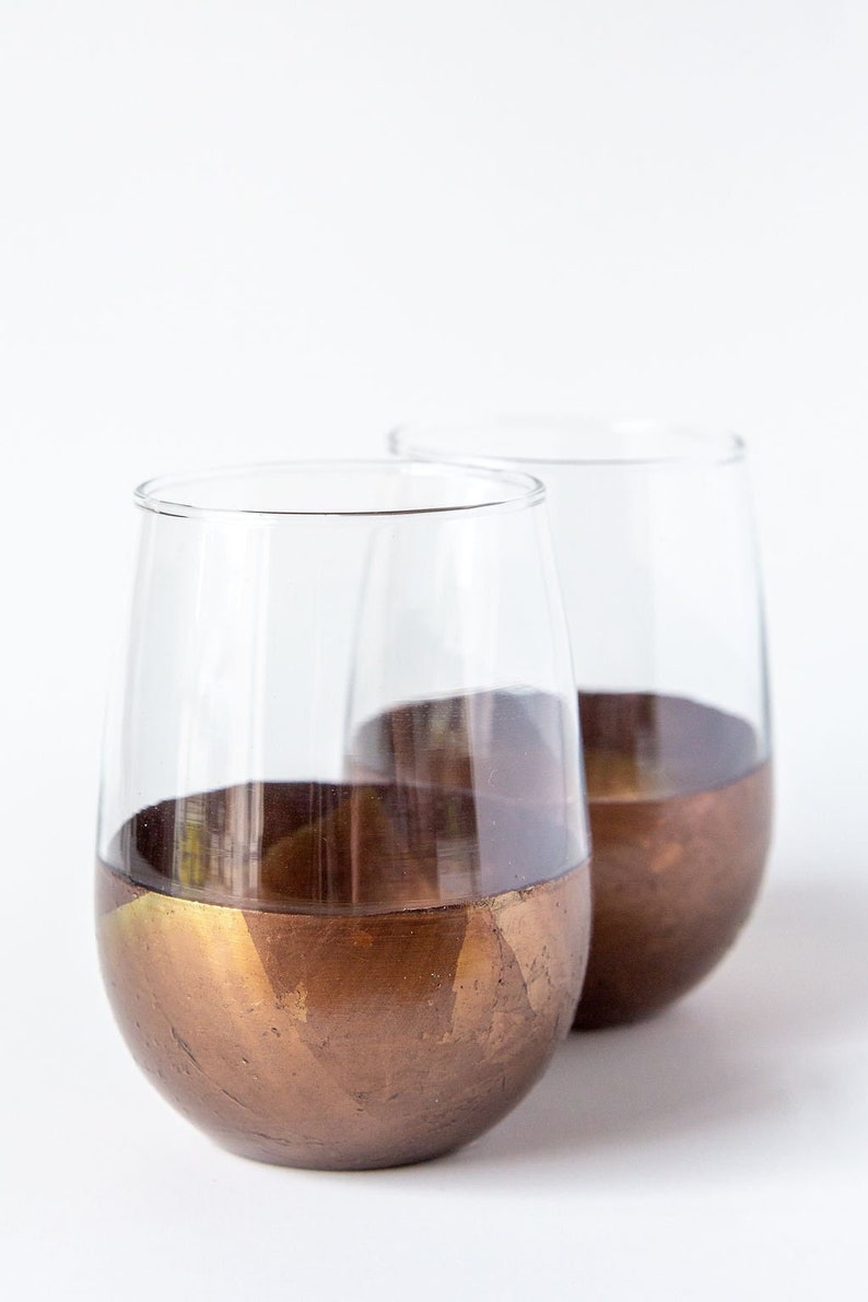 2 GLASS DISCOUNT Mix and match 2 Stemless classic Leaf Wine glasses. You choose which two colours image 1