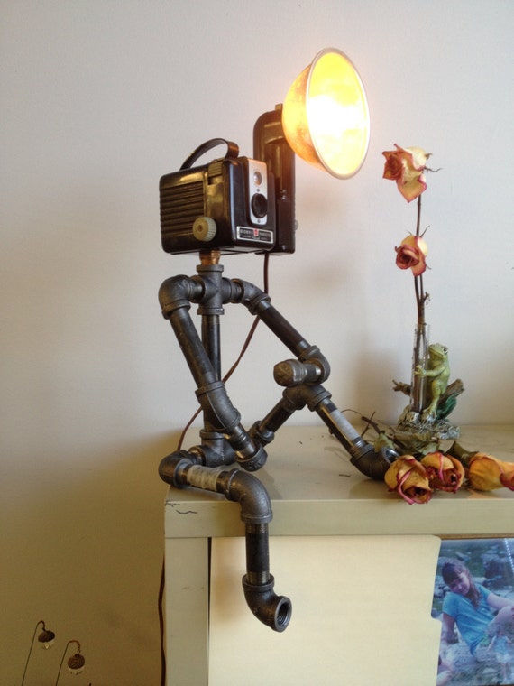 black pipe table lamp