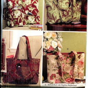 Può includere: Modello di cucito per borsa tote Butterick Waverly BP220. L'immagine mostra quattro diverse borse tote con motivi floreali e paisley. Le borse hanno vari colori, tra cui rosso, verde e crema. Il modello include le istruzioni per realizzare borse tote di taglia unica.