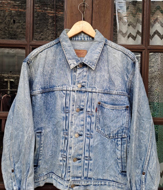 Vintage 90s LEVIS Type 1 Buckle Back Denim Jacket 70647-0217