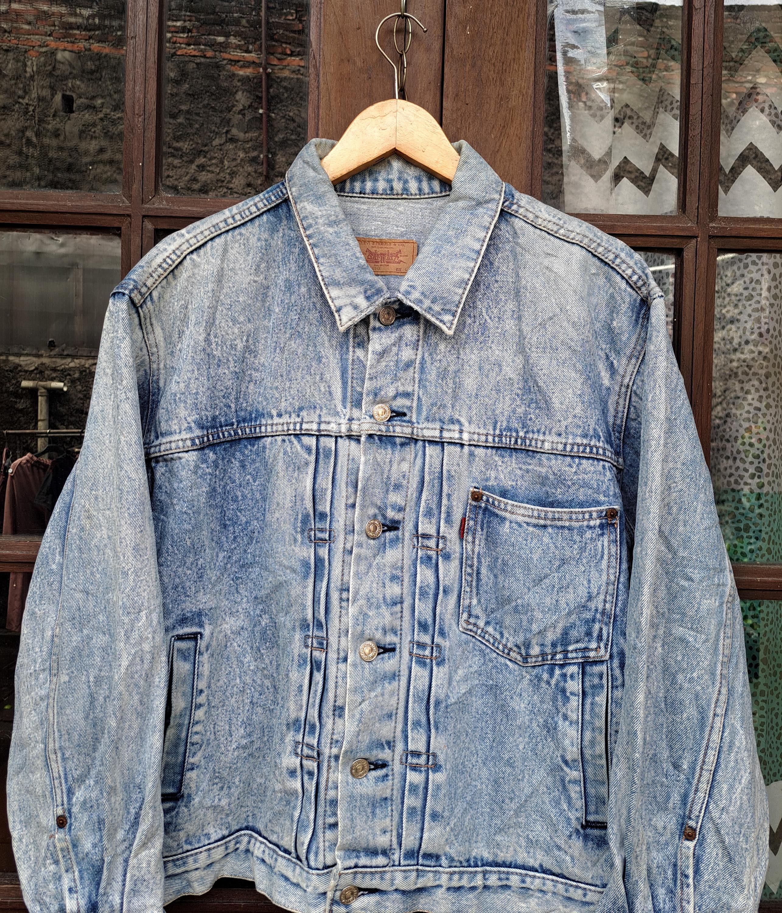 LEVI'S® VINTAGE DENIM JACKETS TYPEⅠ/TYP… Free Shipping Vintage 90s LEVIS Type 1 Buckle Back Denim Jacket