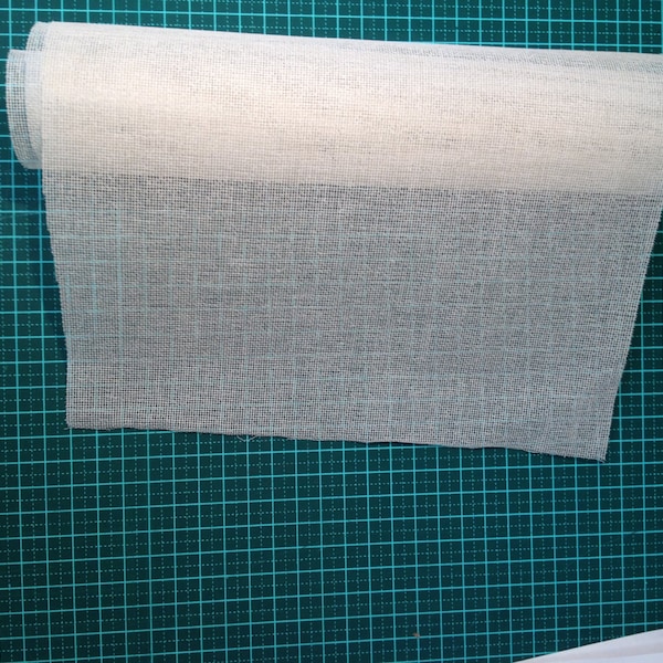 Bookbinder's spine muslin - Mulls No. 8 - starched, non stretch - size 460mm x 460mm (18" x 18")