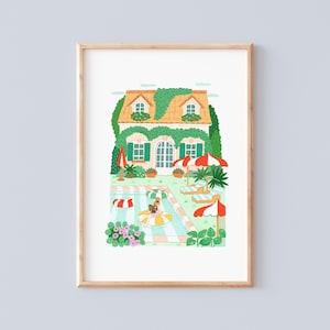 Puede incluir: Ilustración enmarcada de una casa con piscina. La casa tiene un tejado verde y está cubierta de hiedra. Sombrillas rojas y blancas dan sombra a las tumbonas junto a la piscina. Una persona flota en la piscina sobre un flotador amarillo.