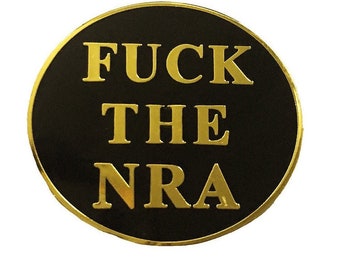 Fuck The NRA geëmailleerde reversspeld: goud of chroom