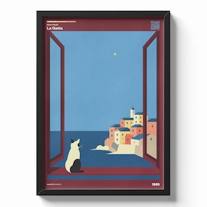 Puede incluir: Lámina artística enmarcada que presenta una ilustración estilizada de un gato mirando por una ventana abierta a un pueblo costero. La obra de arte incluye el texto "Gino Paoli La Gatta" y el año "1955". La paleta de colores incluye azul, rojo, amarillo y blanco.