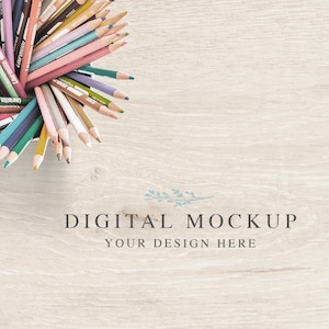 Zurück zu Schule Mock-up, Kinder Mockup, Licht Ristic Holz Hintergrund Mockup, Kinder Kunst und Handwerk Mock-Up, Kinder Bleistift Schreibtisch Mockup