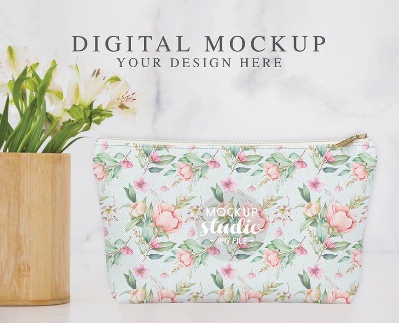 Download Accessories Pouch Mockup Make-up Bag Mockup PSD Smart ...