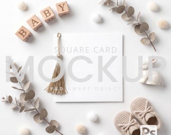 Carte carrée de baby shower avec maquette de gland doré, conception d'invitation minimaliste (PSD, téléchargement numérique)