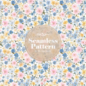 Może przedstawiać: Bezszwowy wzór kwiatowy z małymi różowymi, niebieskimi i żółtymi kwiatami na białym tle. Projekt zawiera tekst "Seamless Pattern by Mockup Studio" w okrągłej ramce, idealny do tkanin lub tapet.
