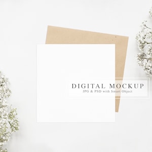 Mockup di biglietti di nozze quadrati, mockup di biglietti di invito quadrati, mockup di biglietti PSD, mockup di biglietti di invito quadrati flat-lay PSD