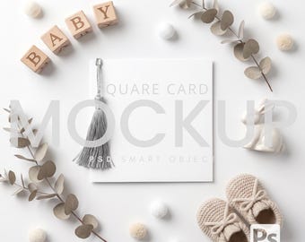 Carte carrée de baby shower avec maquette de gland argenté, design d'invitation minimaliste (PSD, téléchargement numérique)