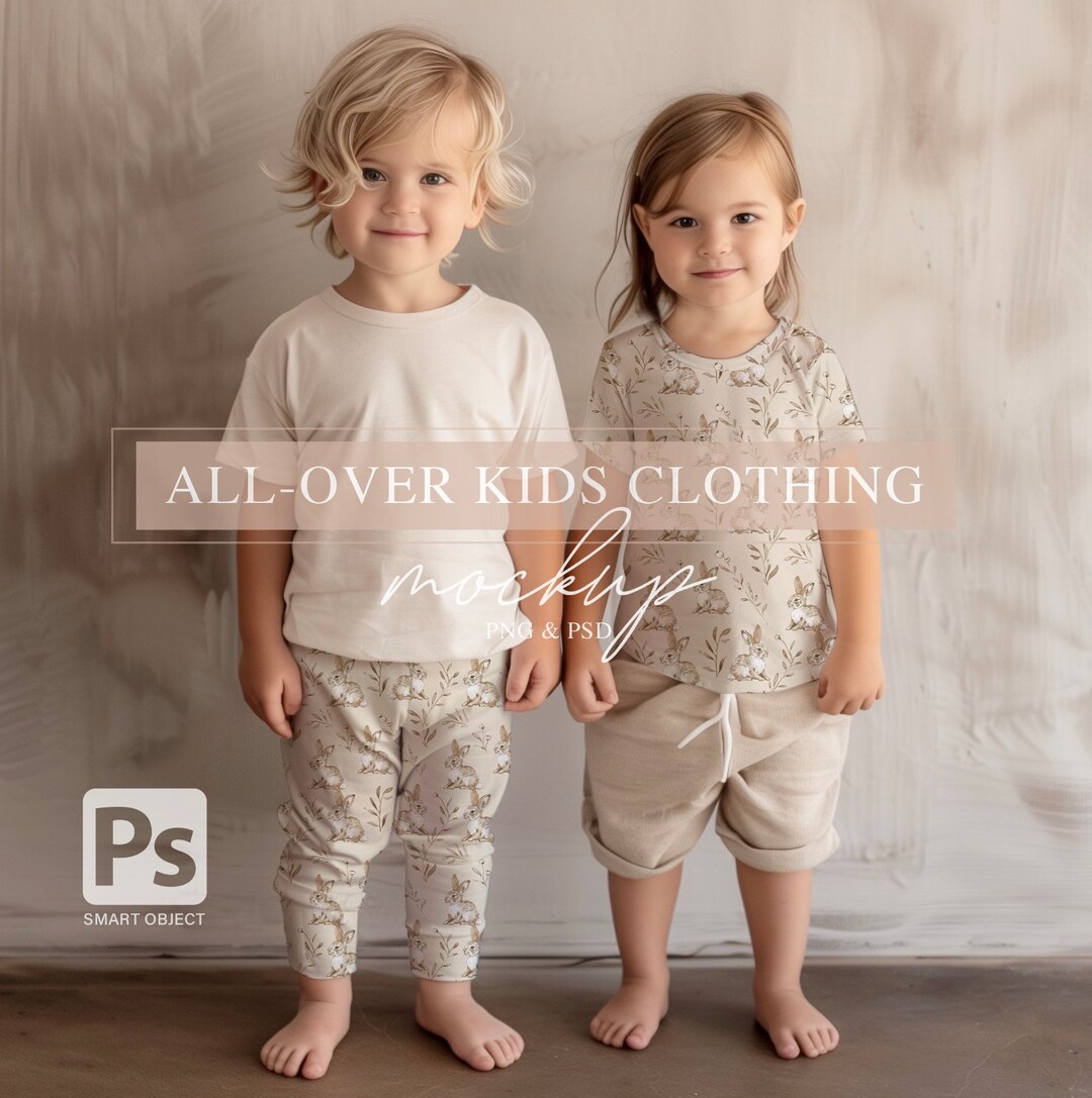 MOCKUP di abbigliamento per fratelli e sorelle per bambini con