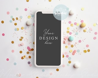 iPhone Mockup: Party Invitation Display (PSD)
